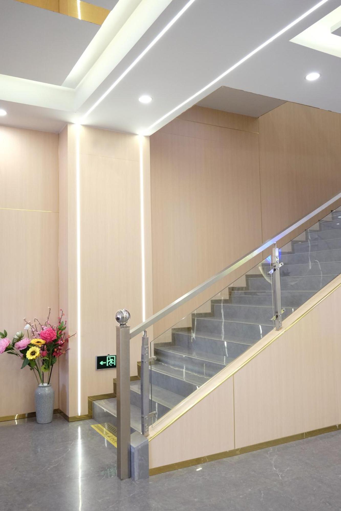 Huahang Hotel - Guangzhou Baiyun International Airport - Free Airport Shuttle Bus מראה חיצוני תמונה