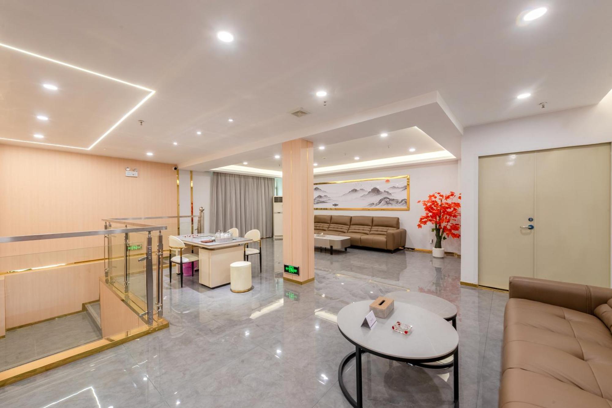 Huahang Hotel - Guangzhou Baiyun International Airport - Free Airport Shuttle Bus מראה חיצוני תמונה