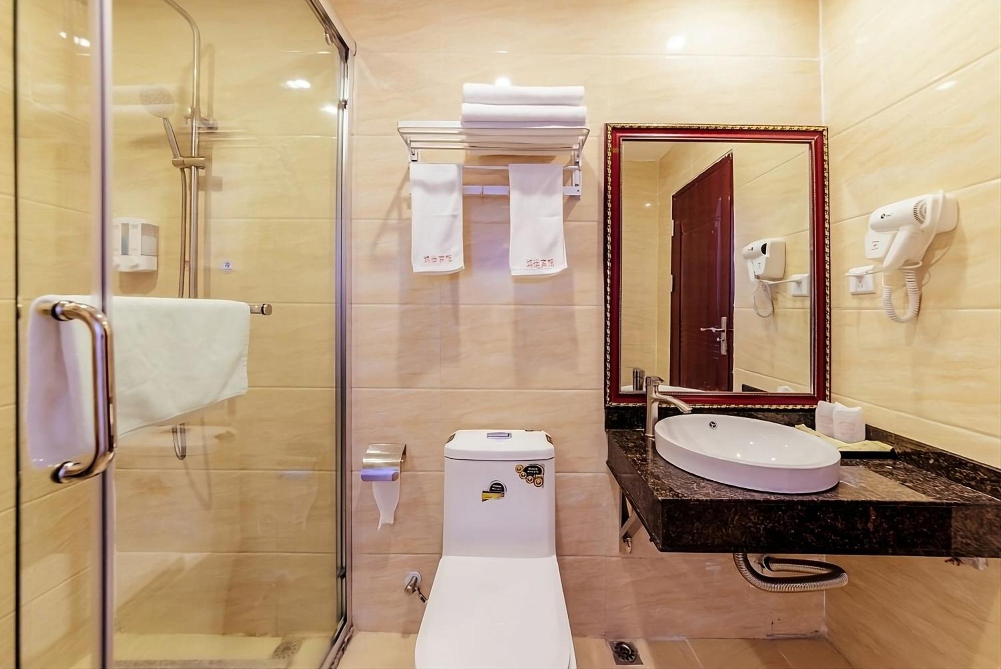 Huahang Hotel - Guangzhou Baiyun International Airport - Free Airport Shuttle Bus מראה חיצוני תמונה