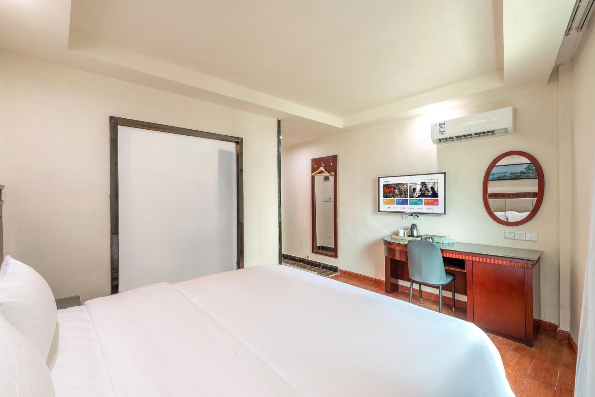 Huahang Hotel - Guangzhou Baiyun International Airport - Free Airport Shuttle Bus מראה חיצוני תמונה