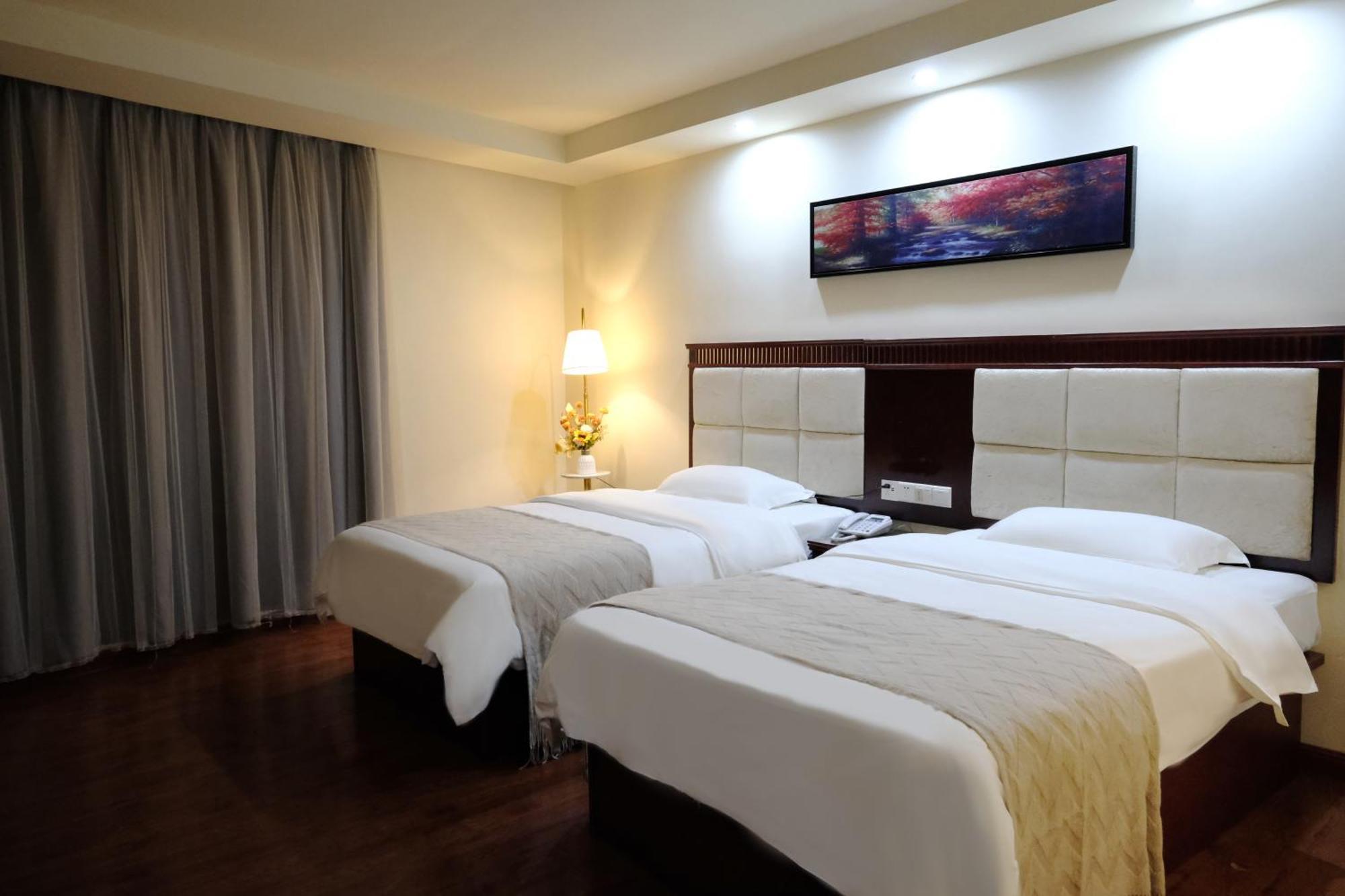 Huahang Hotel - Guangzhou Baiyun International Airport - Free Airport Shuttle Bus מראה חיצוני תמונה